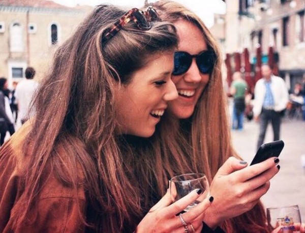 Learn how to talk to women online.