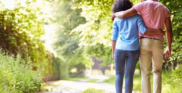 People dating in their 40s.