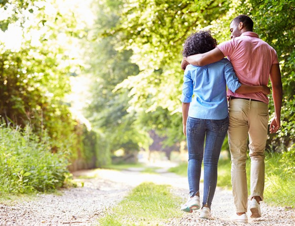 People dating in their 40s.