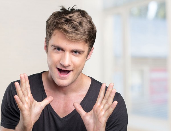 A man using a cheesy pick up line. We give you alternatives.