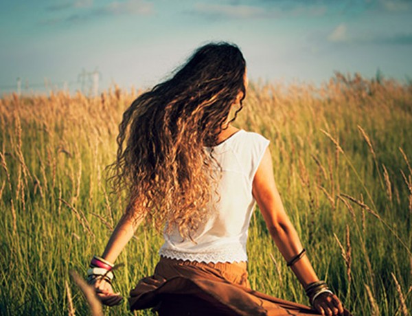 A woman in her 30s thinking about love.