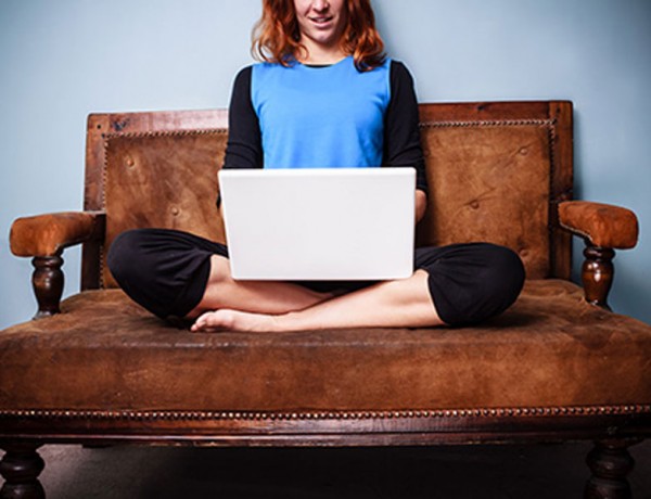 A woman in her 30s online dating.