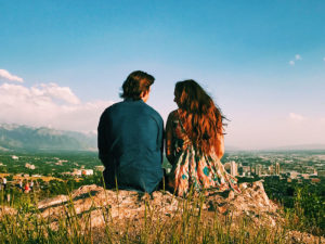 12 First Date Conversation Tips That Won't Make You Seem Weird