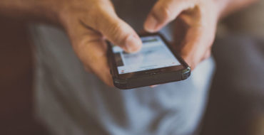 A guy who learned what to say to a girl on Tinder, texting a girl on the app an getting a reply.