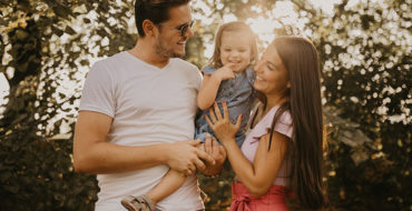 A woman dating with kids, introducing her daughter to her boyfriend.